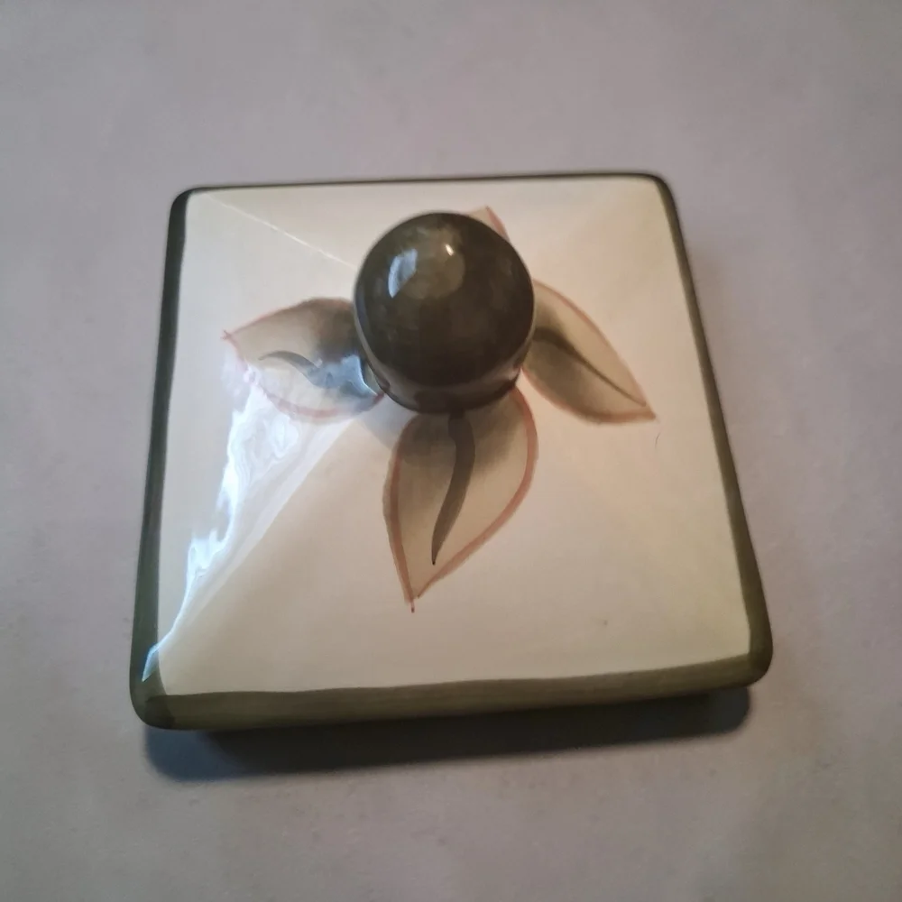 Source Unknown decorative ceramic
